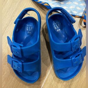 GAP blue rubber Kids' Sandals